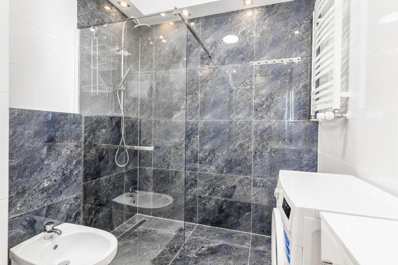 Apartament Deluxe Platany C38 By Renters Apartment Kołobrzeg Exterior foto