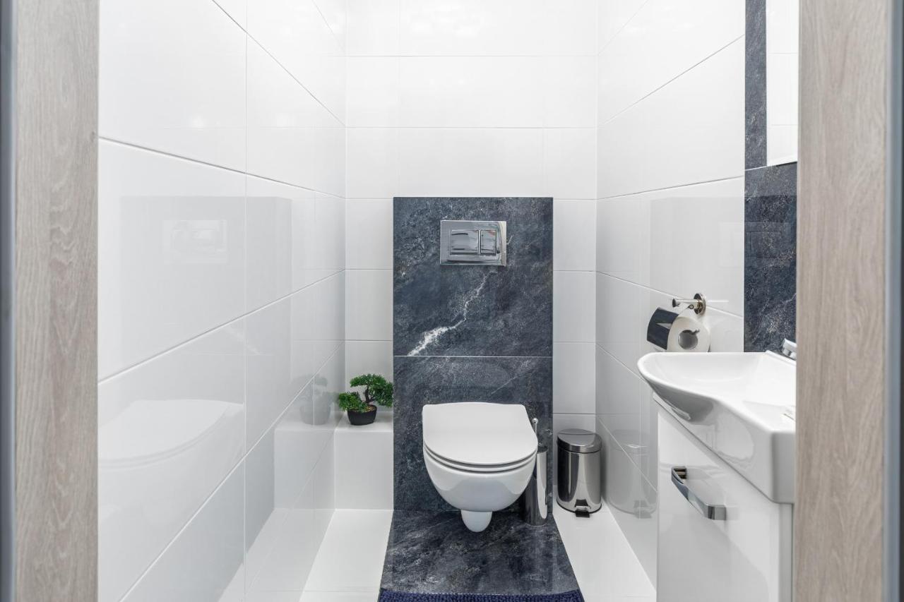 Apartament Deluxe Platany C38 By Renters Apartment Kołobrzeg Exterior foto